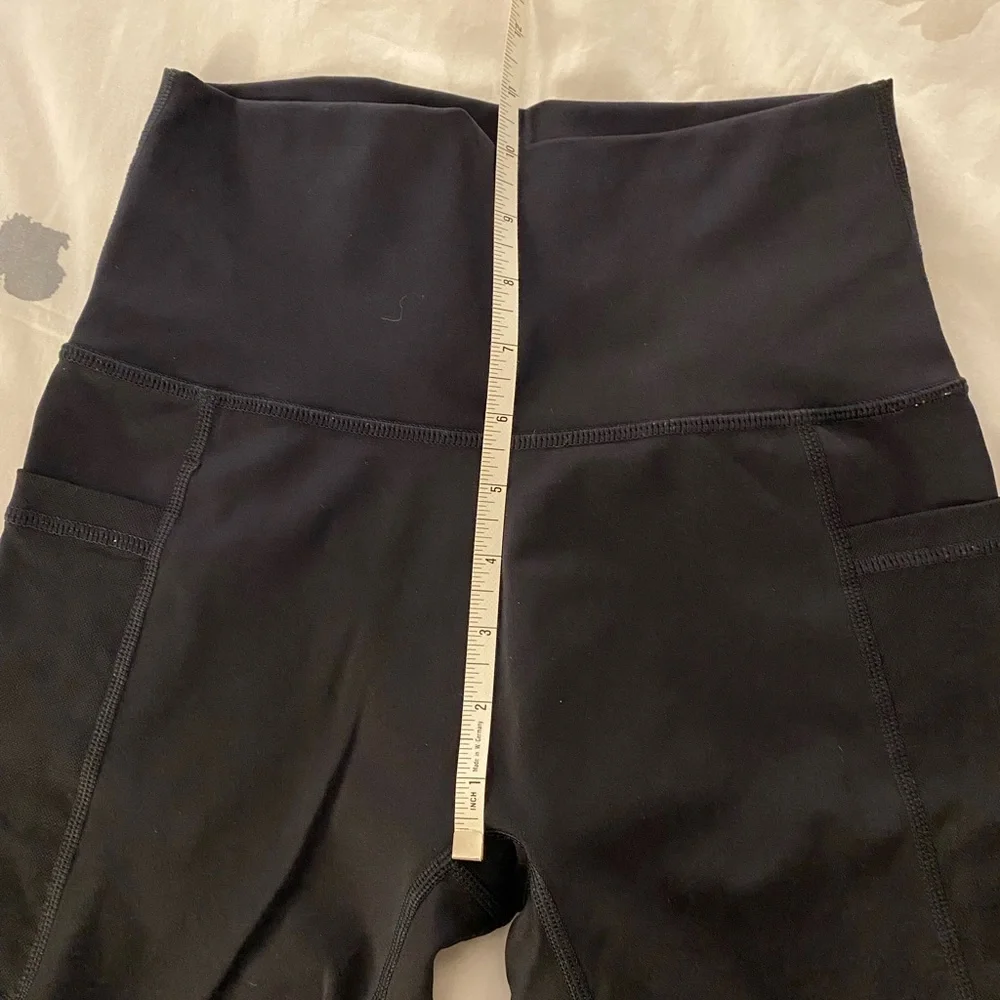 MOVING SALE Aerie Mesh Pocket Bike Shorts Black Medium - Picture 5 of 10